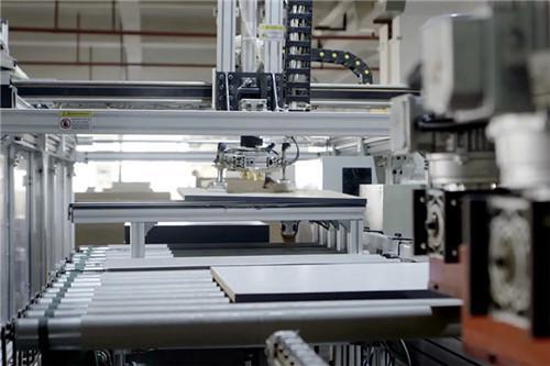 定制家具生产线与钟表销售的综合布局策略